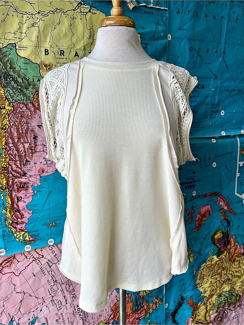 POL Lace Sleeve Top in White Size Medium